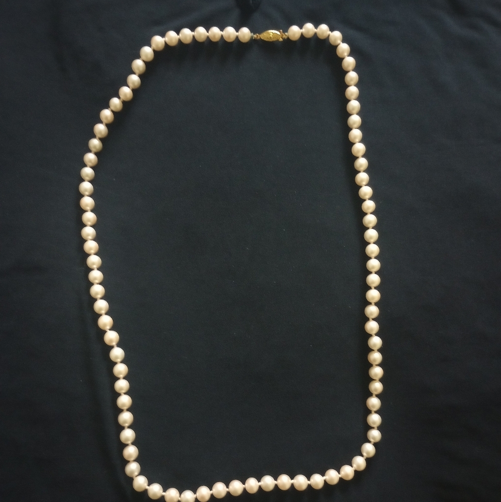 Vintage Japan Elegant Cream Pearl Necklace